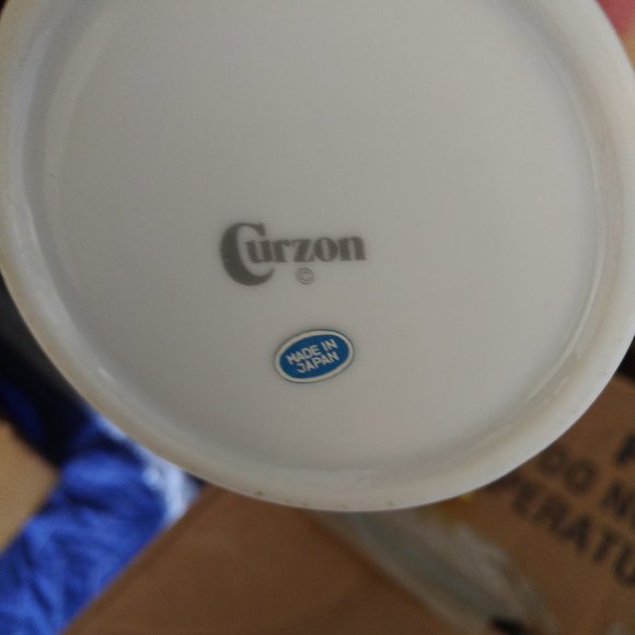 PRETTY IRIS PORCELAIN MUG WITH SILK FLOWER DECOR - Picture 5 of 5